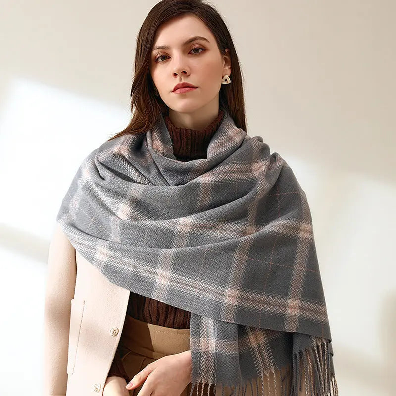 Opulent Winter Drape Aurélia