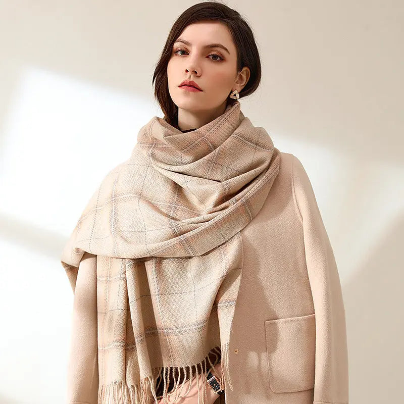 Opulent Winter Drape Aurélia