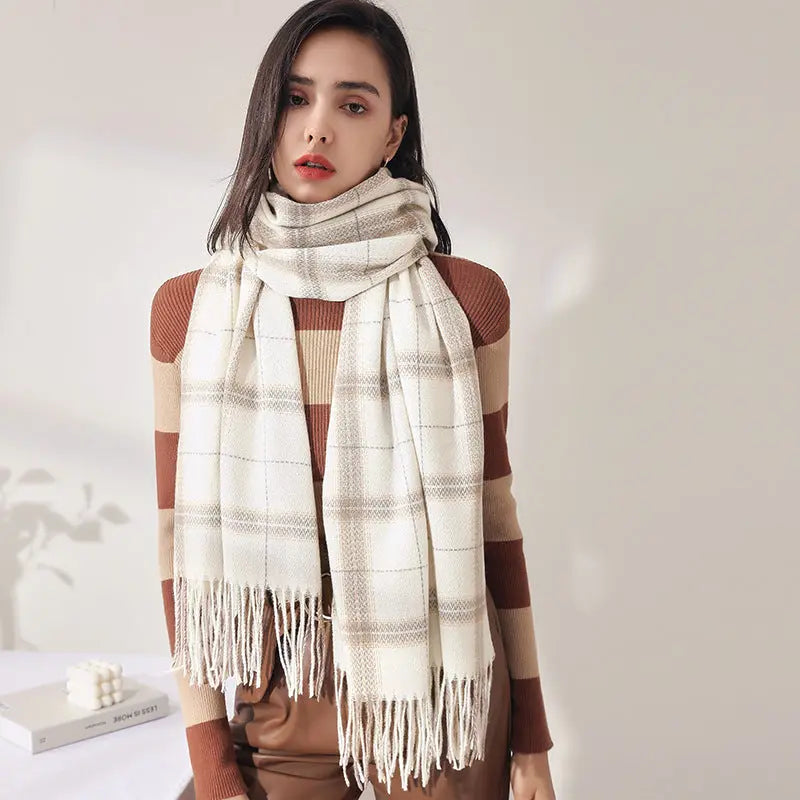 Opulent Winter Drape Aurélia